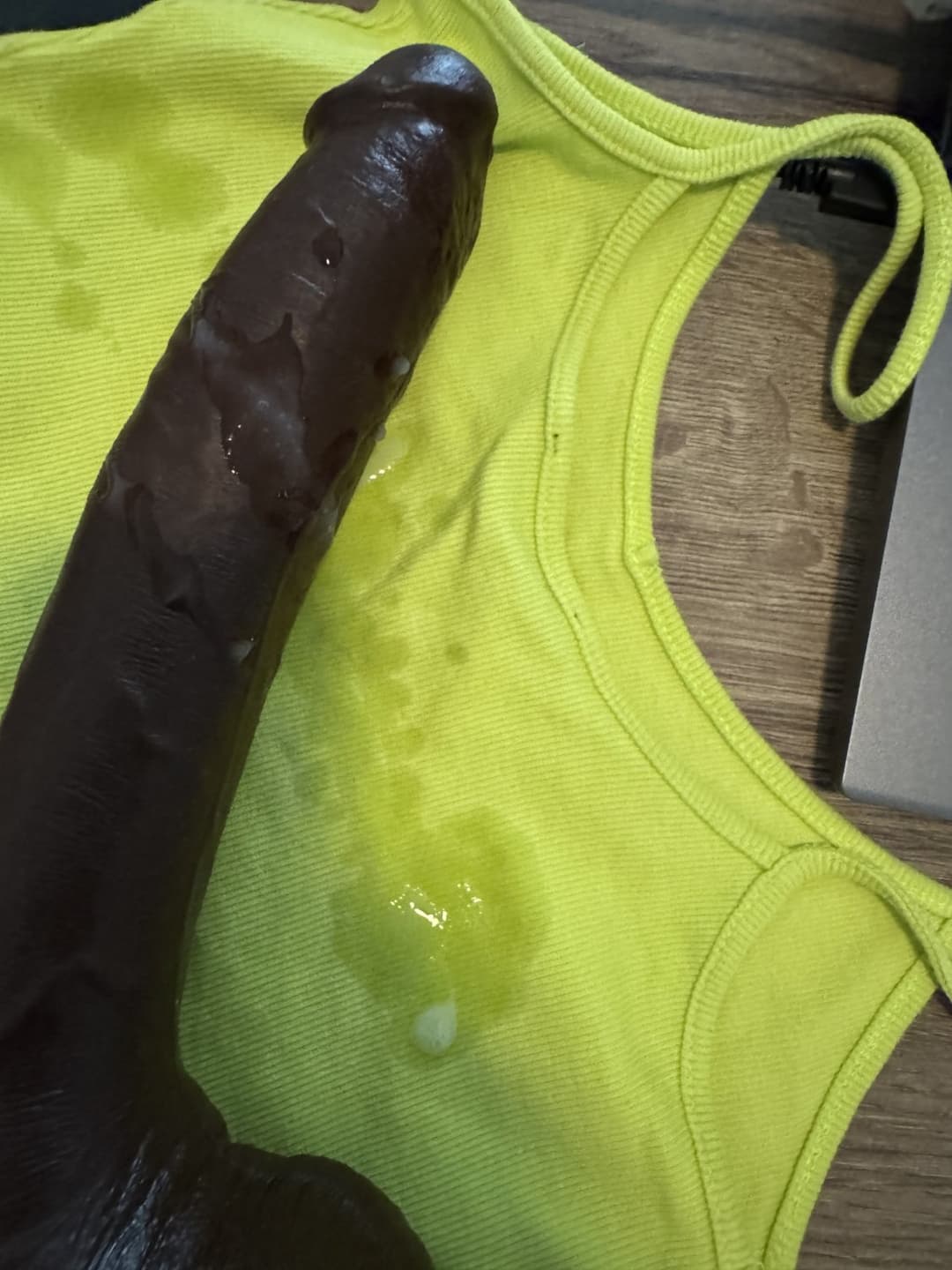 Ischelle Cum on her clothes