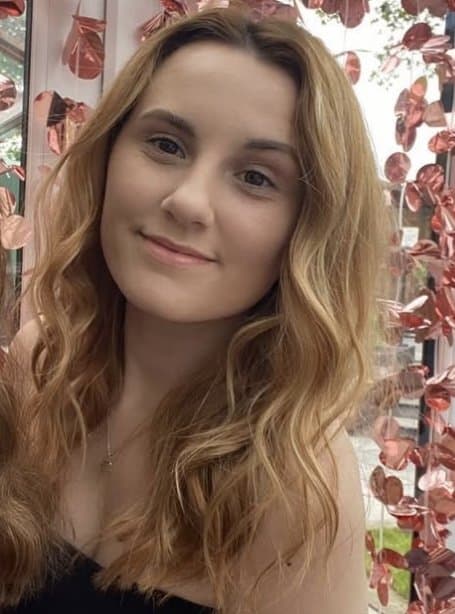 Pretty amateur can self fist