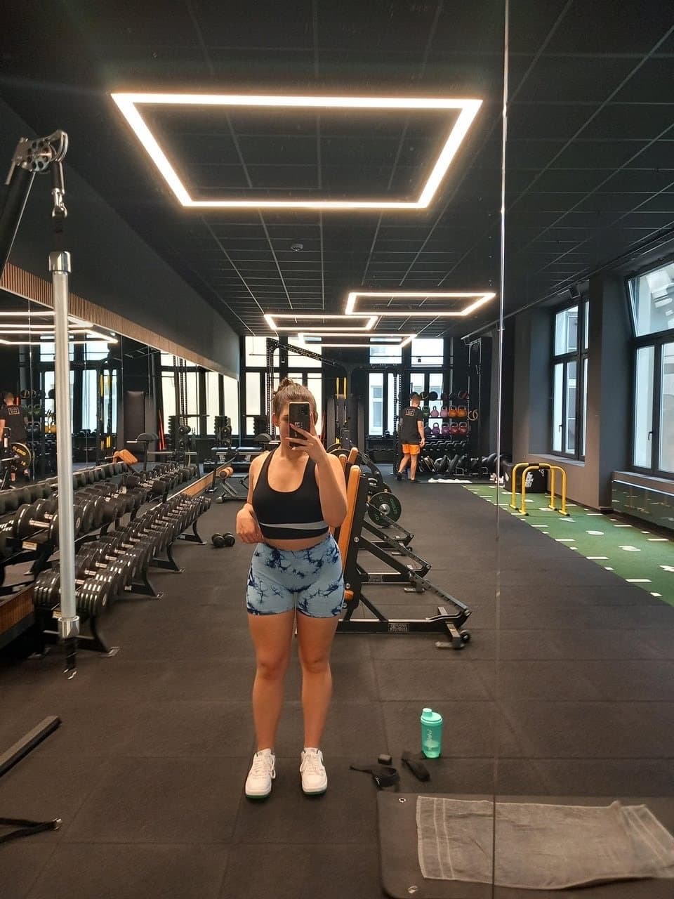 Thick PAWG Gym Slut Has A Great Big Ass