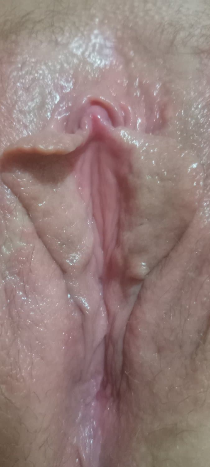 Some closeup pics of wifes delicious pussy.