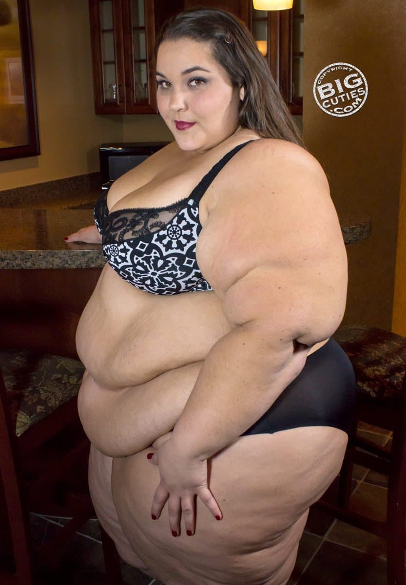 XXXL BABE BOERRY  AND CELLULITE TEASE