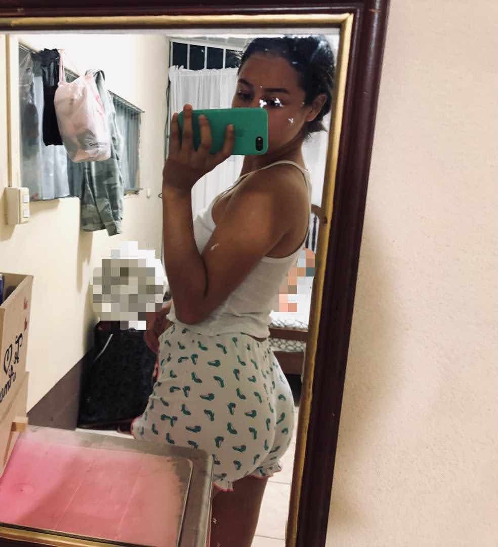 Fresia es una zorra de 20 años con unos labios carnosos y le encanta mamarsela a su abuelo