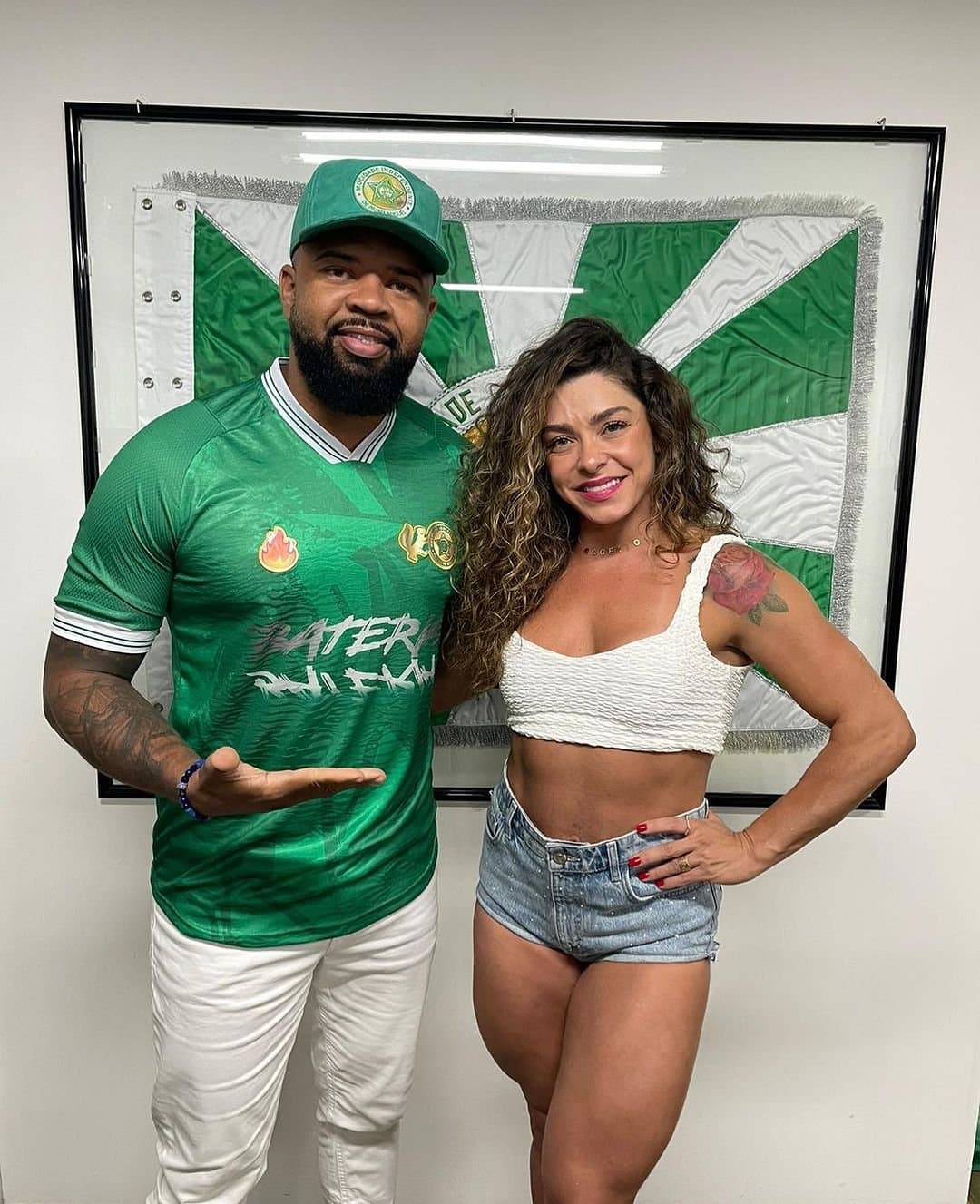 Latina pop icon, anal from BBC bodyguard, cumshot drips into pussy