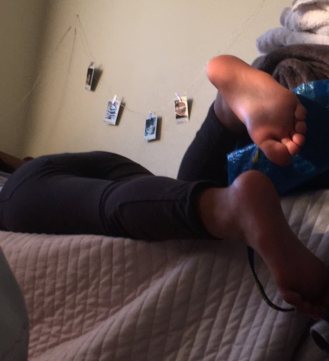Fat Ass College Teen Feet Soles Caught of Guard