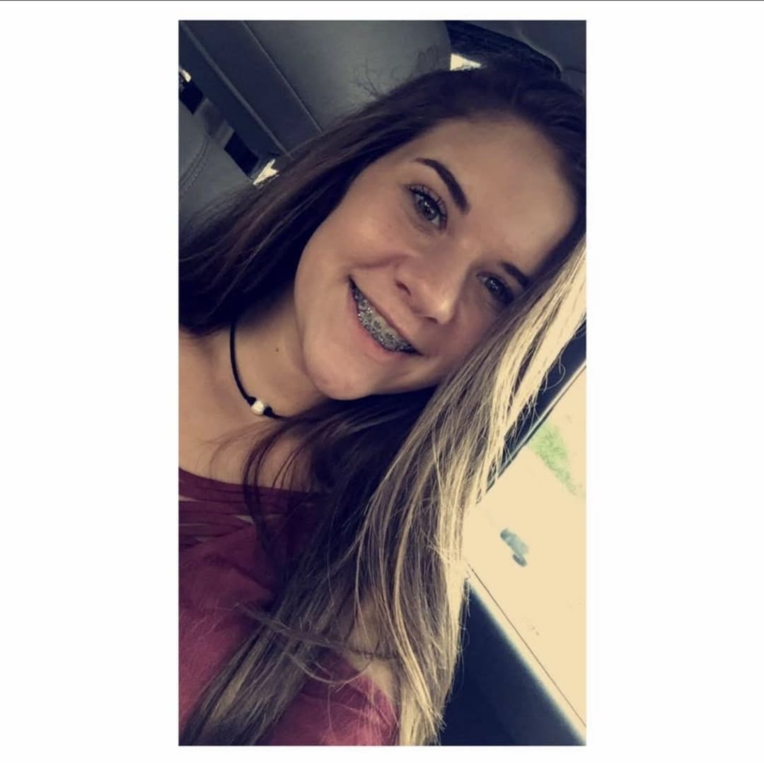 White bop with a nose built for sniffing stinky thug ass