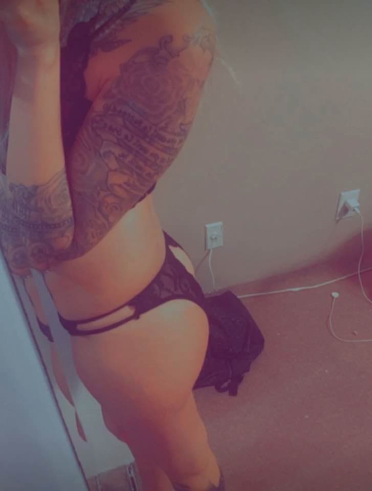 Click to view full size Slutty baby mumma Gwen is ready to be bred again