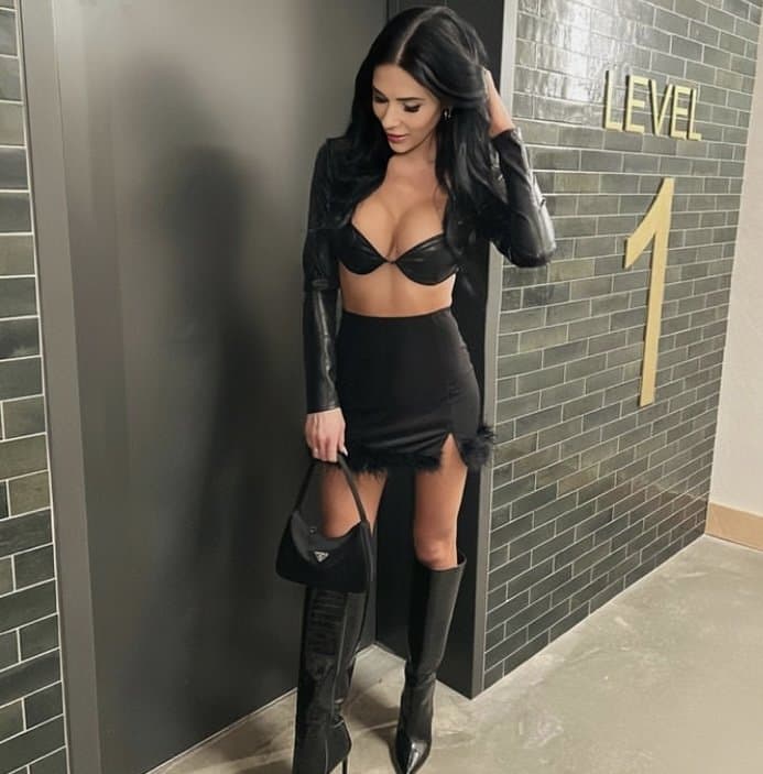 Amanda Ann Millan Fucked by Daughters Middle School Janitor for $300 Hidden Camera Public Disgrace