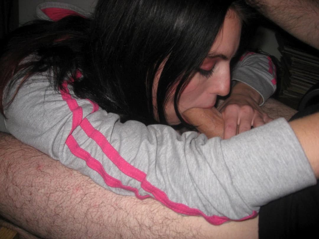 Amateur girl sucking cock and getting a facial