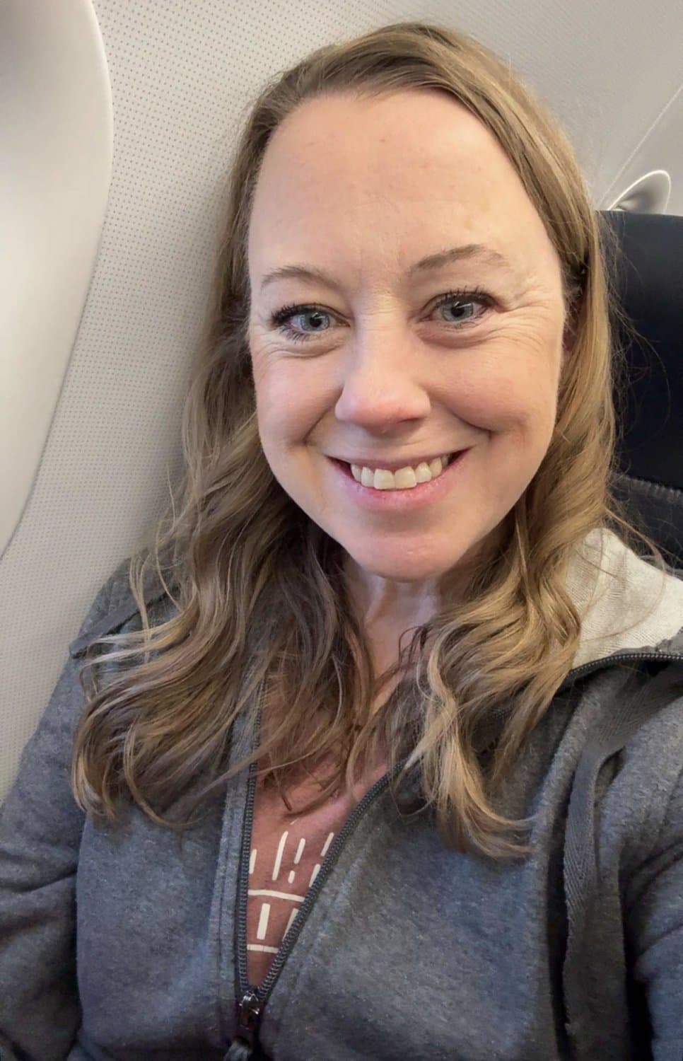 Un awear Wisconsin wife with big tits and private pics on display.