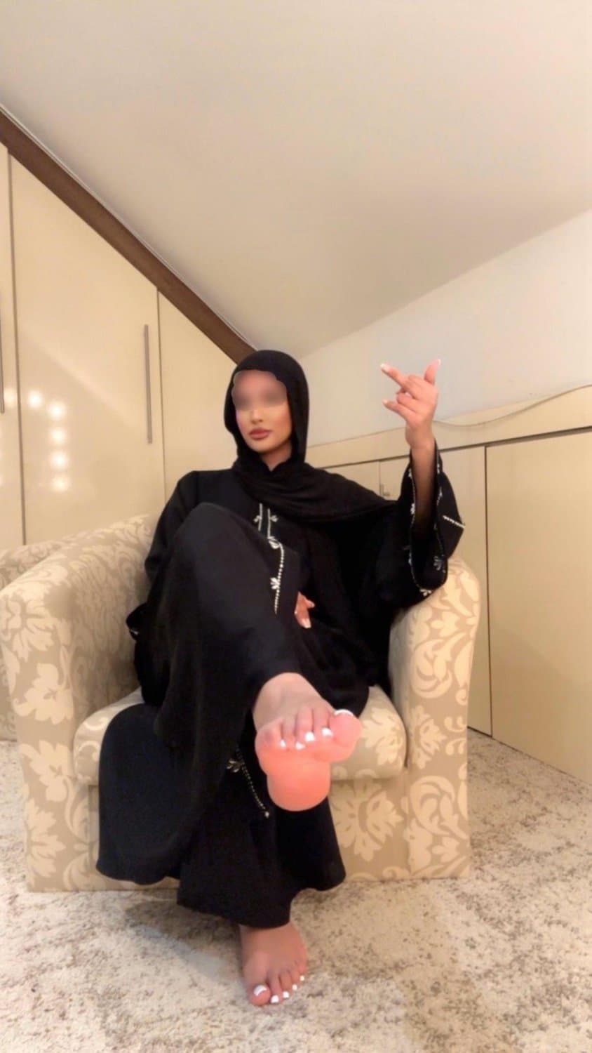 Hijabi Arab feet and spit compilation