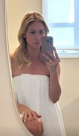 Sexy eyes actress Brittany Snow is a natural beauty. That pretty face is made for cum facial.