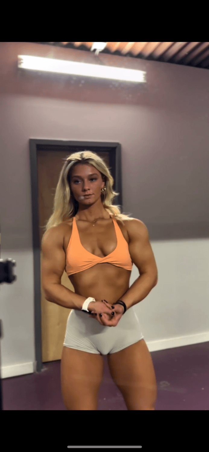 Fbb Bella hill’s beautiful bulge