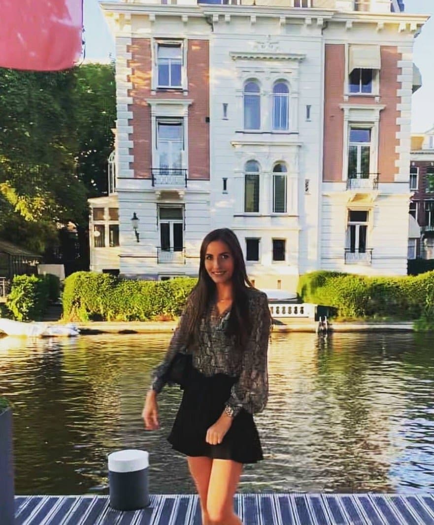 Hot german wife Elisa showed off at the beach