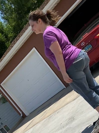 Thick Ass Gilf Helps Her Dad David Move While I Take Creepshots