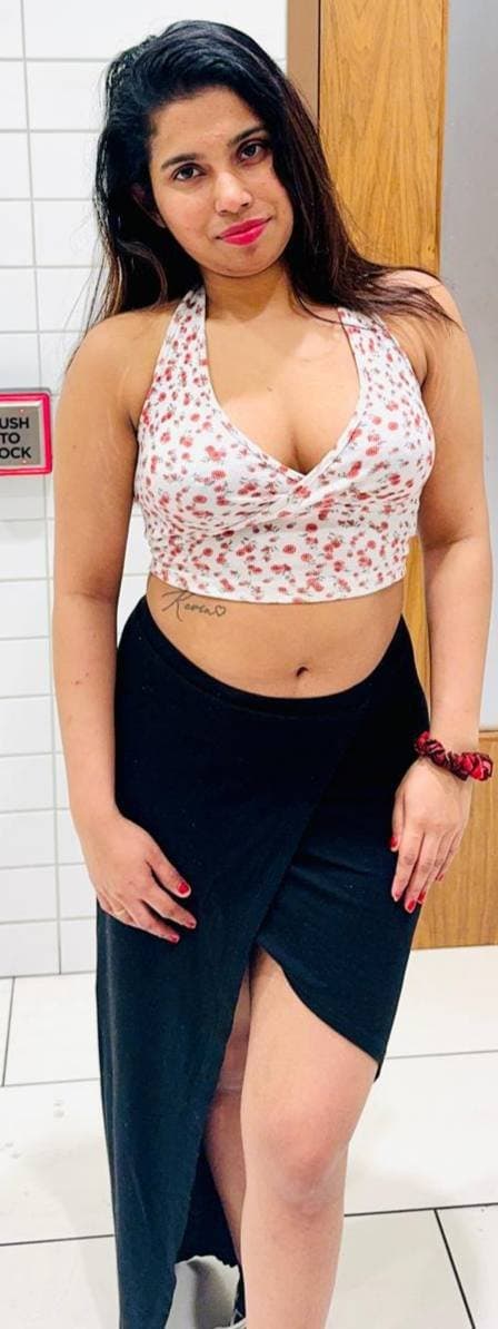 Desi Cute Indian/Sri lanka Busty Newly Married Rich Wife Homemade Doggy Fucking & Blowjobs