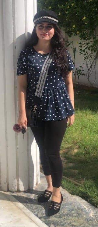 Click to view full size Pakistani girl sexy Resham gul Insta reshug1212 snap reshu121 num 03422278042