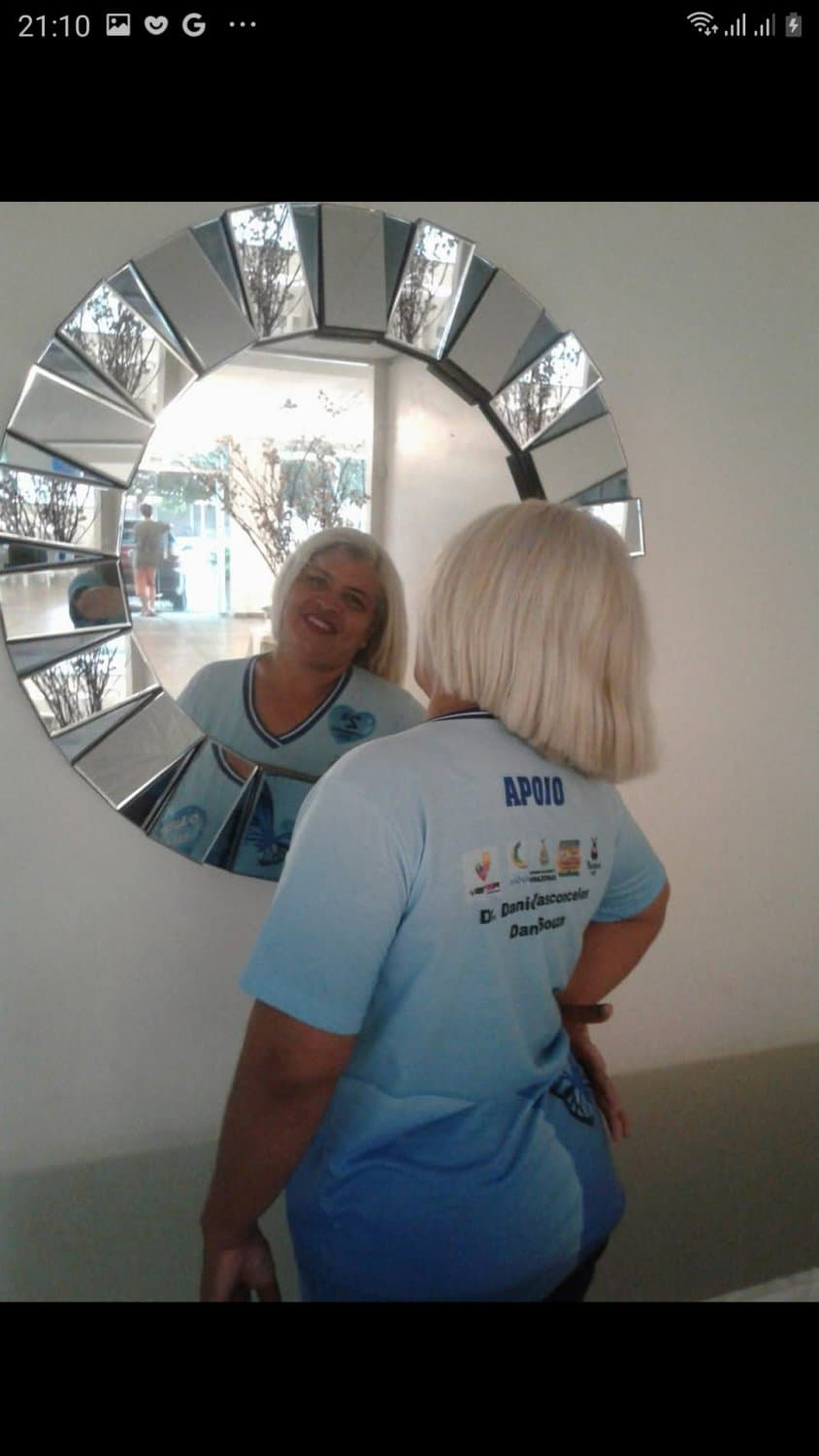 Fabiana velha deliciosa da buceta gigante e faminta por pau grande e cheio de porra !!!