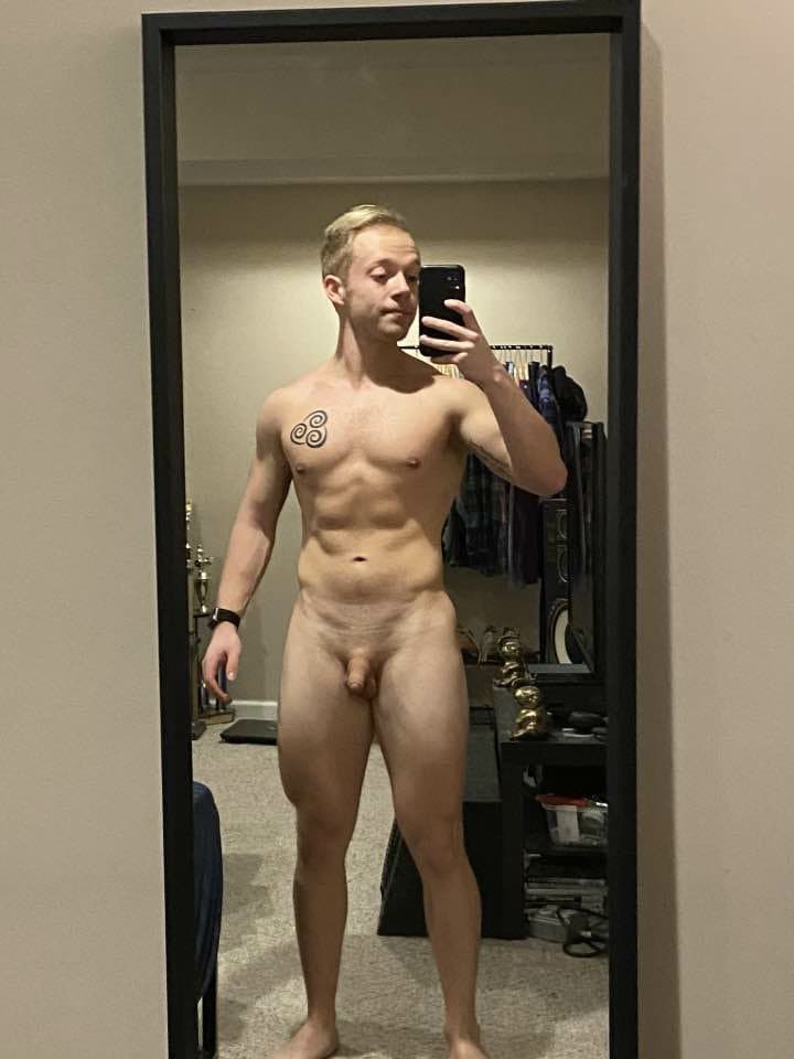 non binary Kyle, 26 jerks off every night to bbc and sph captions! kik: txnydxcklxser