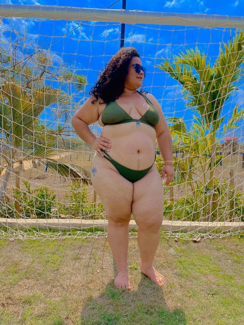 COLUMBIAN BBW BIKINI BABE