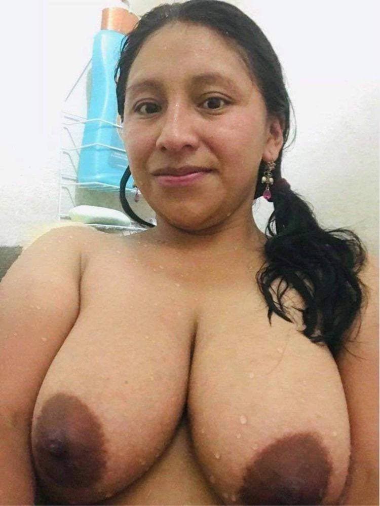 IMG_6341 rica tetona y cachonda en la la ducha