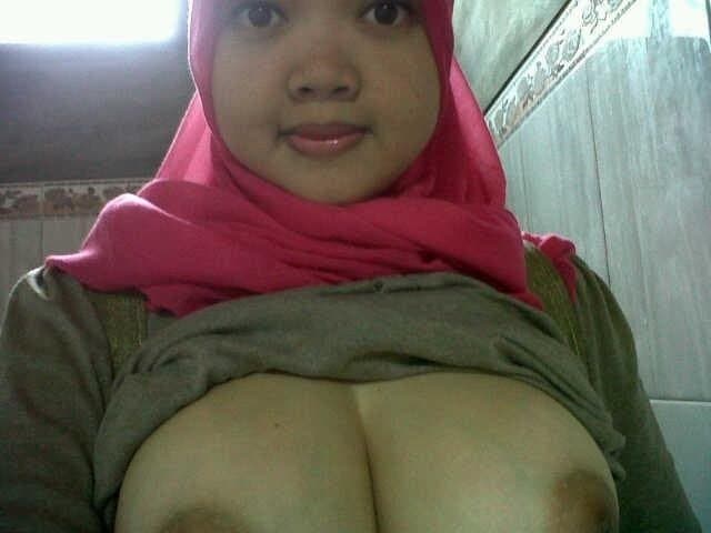 Chubby Big Tit Hijab Wearing Indonesian