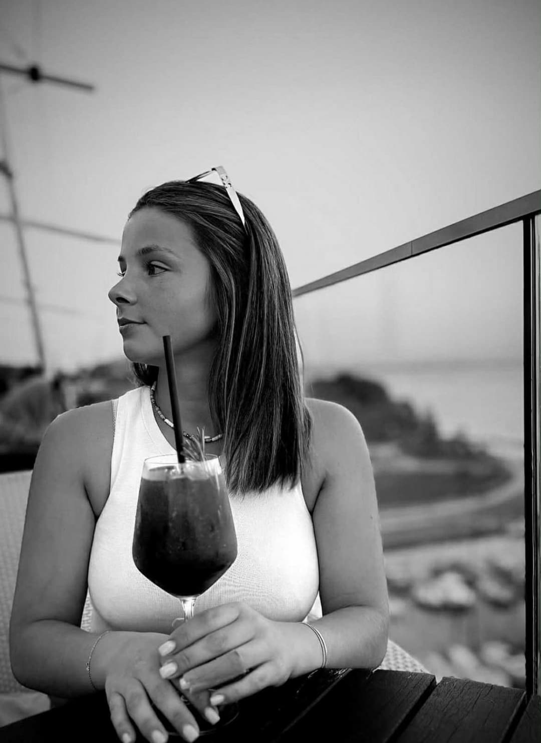 Cum shoot moi avec ta grosse queue de bbc