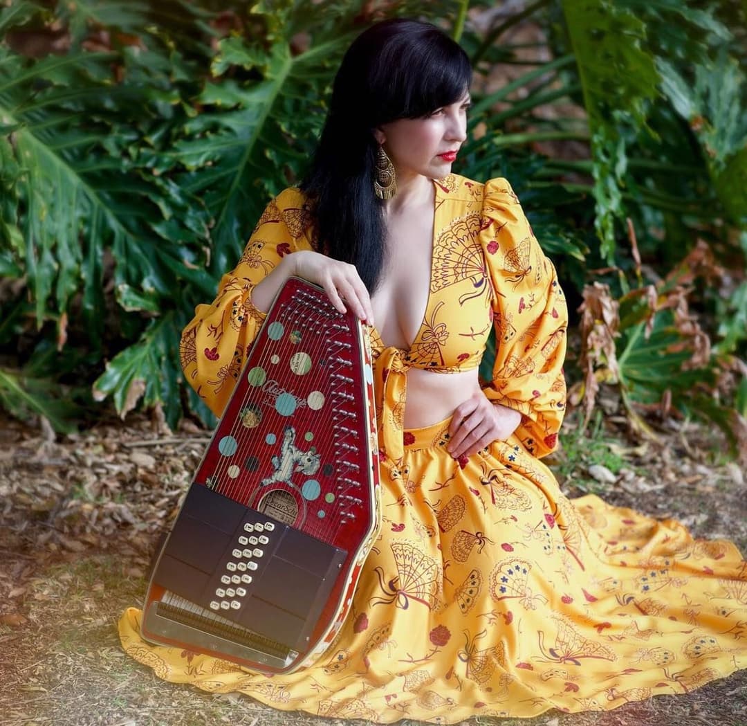 Voice Actress Spank Bank - Grey Delisle Griffin