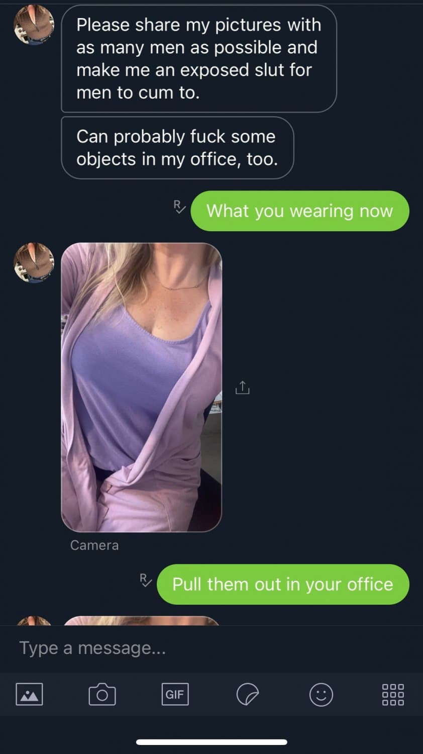 Kik Webslut Flashes and fuck herself with a bottle