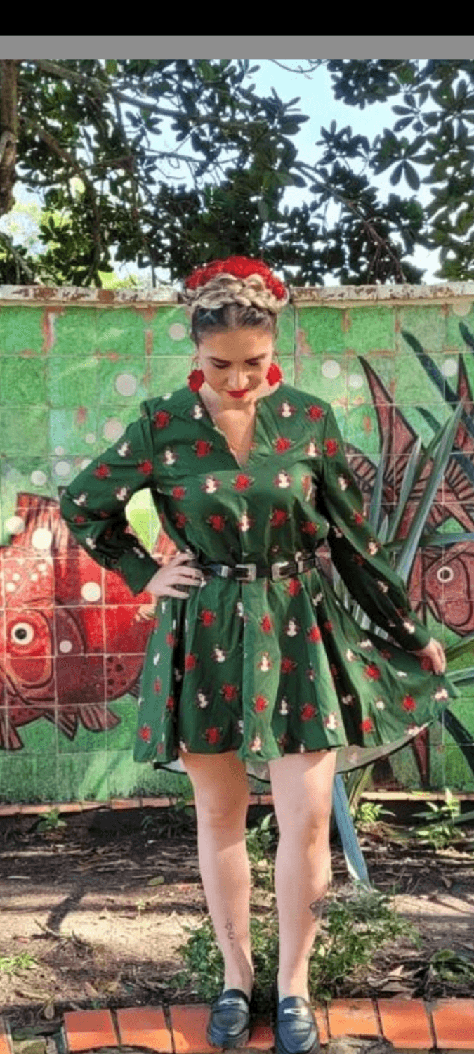 Durante a sessão  ela olhou pro fotógrafo e disse "goza nos meus seios"