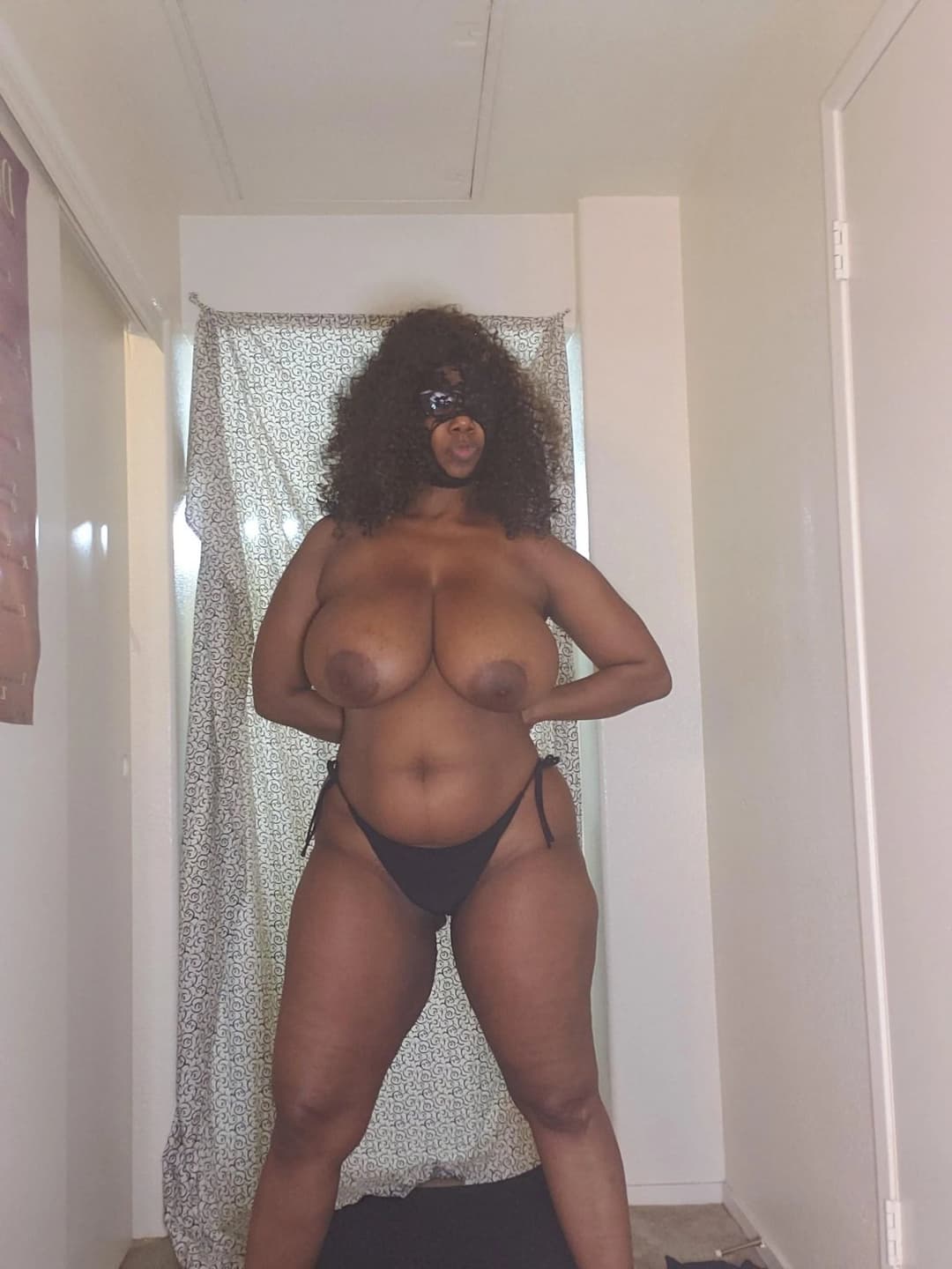 busty ebony milf