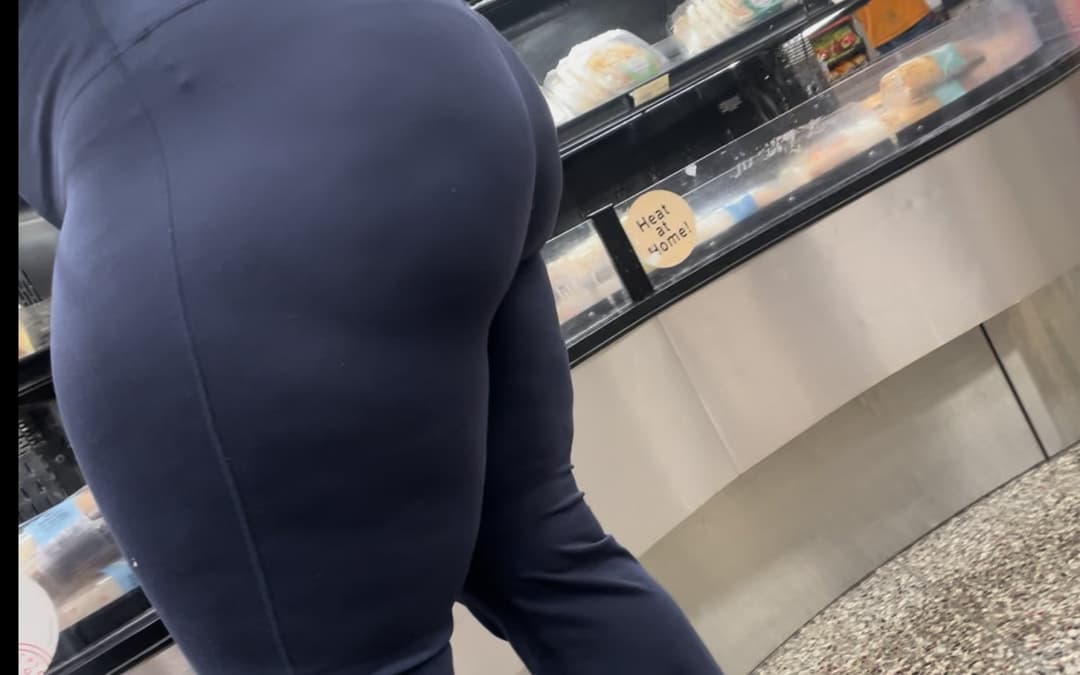 Click to view full size Thick ebony with super phat ass Gina