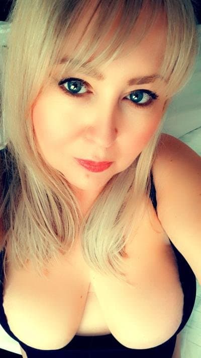 EMMA FUCKED IN FRONT OF HUSBAND