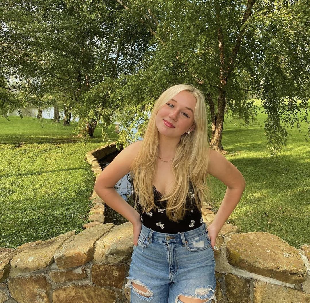 Emma from Lexington Kentucky is beautiful