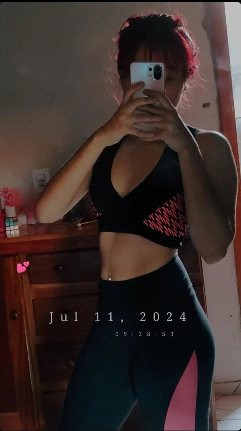 Ruiva gostosa da academia