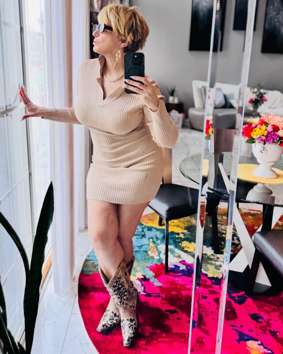 Thick Gilf flight attendant 3