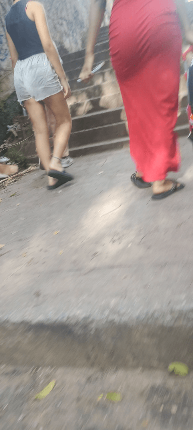 Blonde big ass + Nice ass close + Young Ebony hot ?