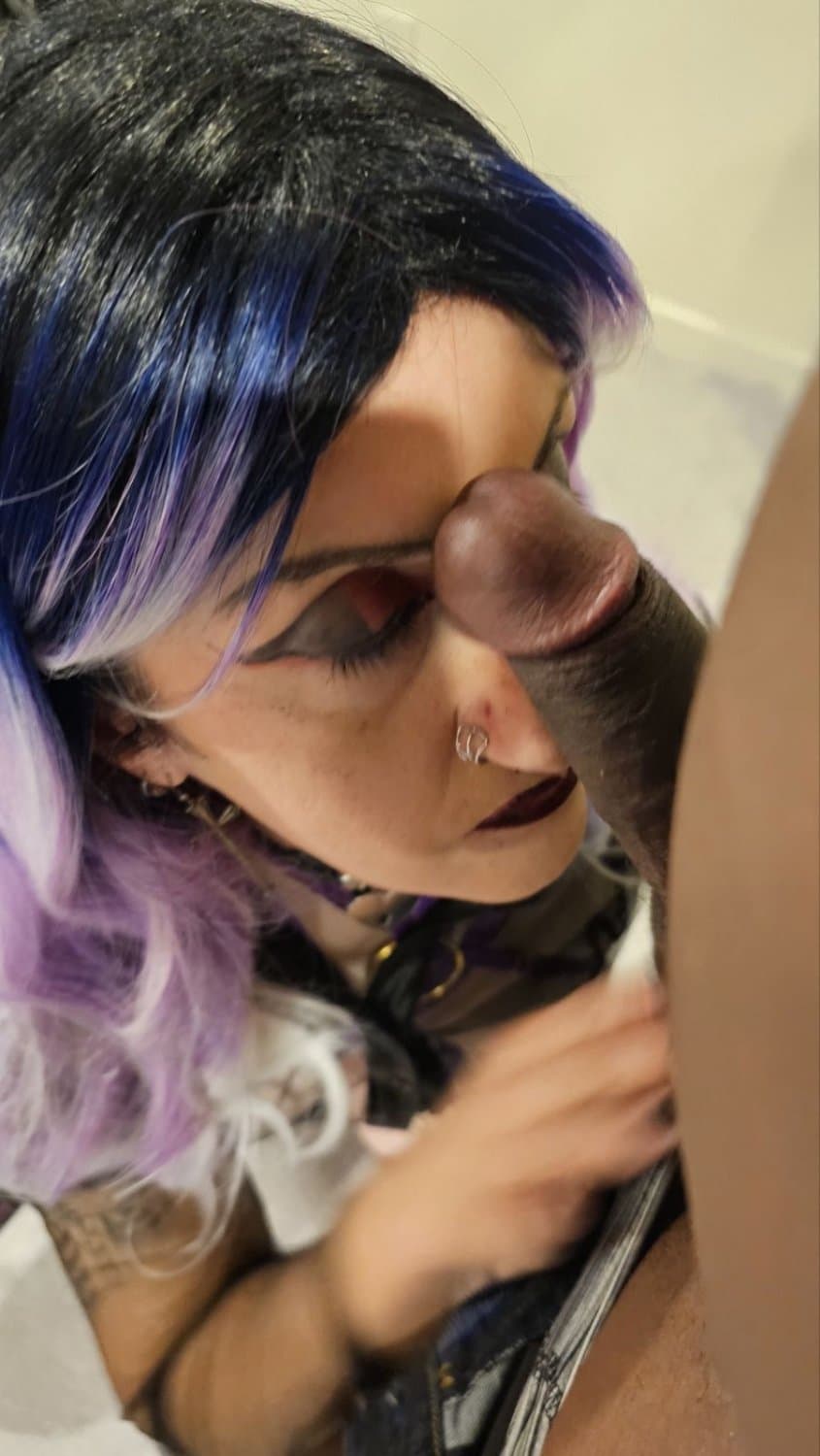 Comment what you’d do to this pathetic trans sissy latex whore.Tiffany minx @tiffanyminxcosplay