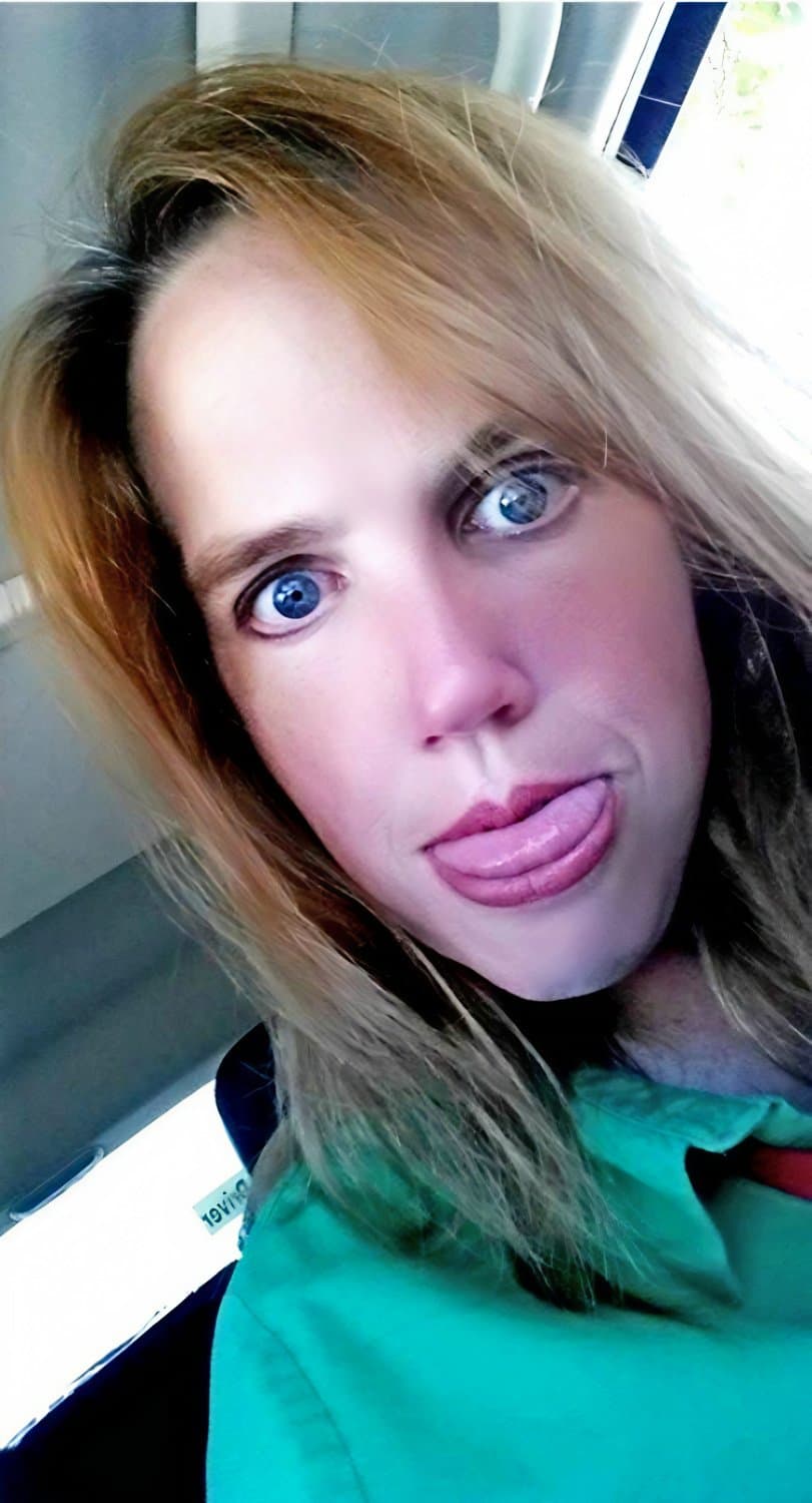 Very Hot Milf Gets Private Pictures Posted