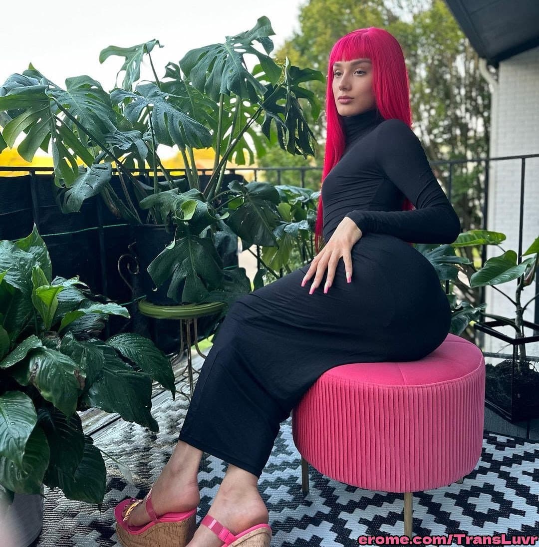 Snow Bunny Trans W Big Ass Takes A BBC Dildo Up Her Tight Asshole [Femboy, Shemale, Sissy, Trap]