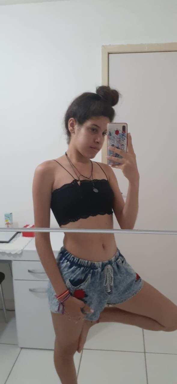 Brun@ Ribeir0 mandou nudes e vídeo no banho pelada e caiu na net