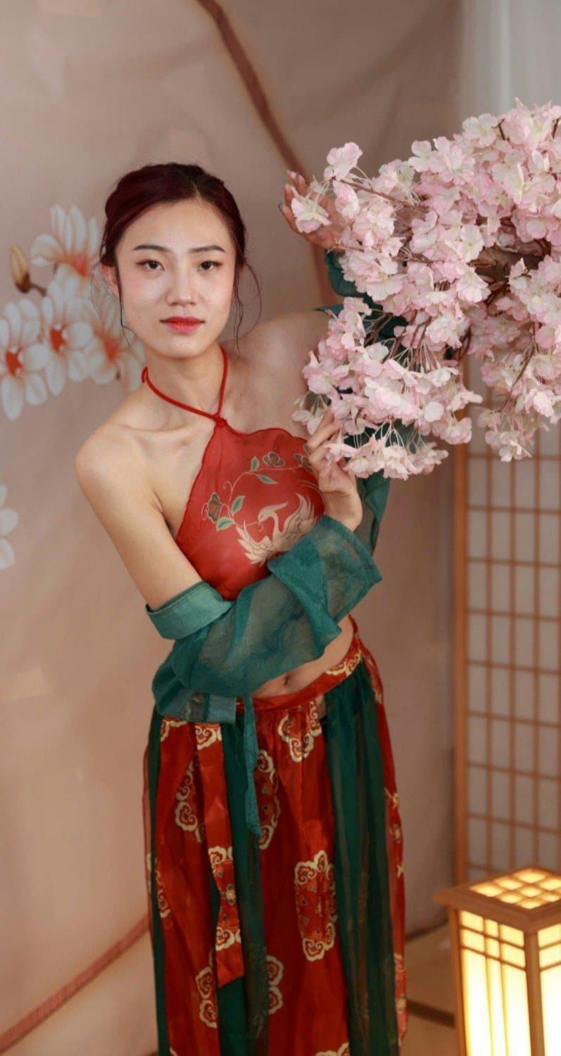 Chinese Model in Sexy Chinese Traditional Lingerie