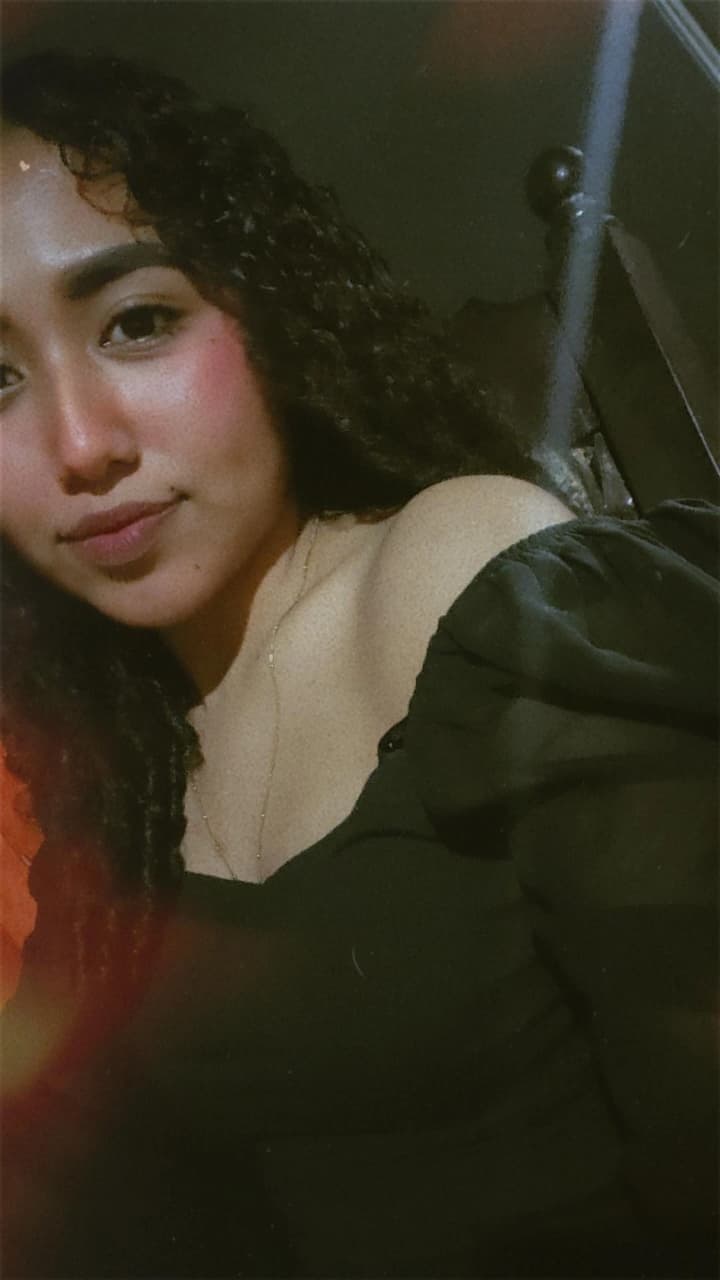 Perrita morena culona filtrada y exhibida