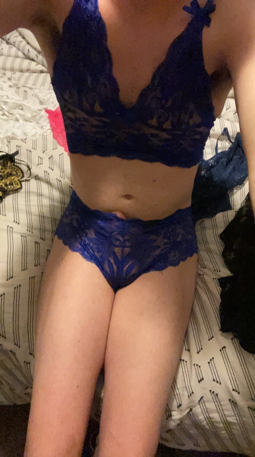 Click to view full size Sissy Roxie