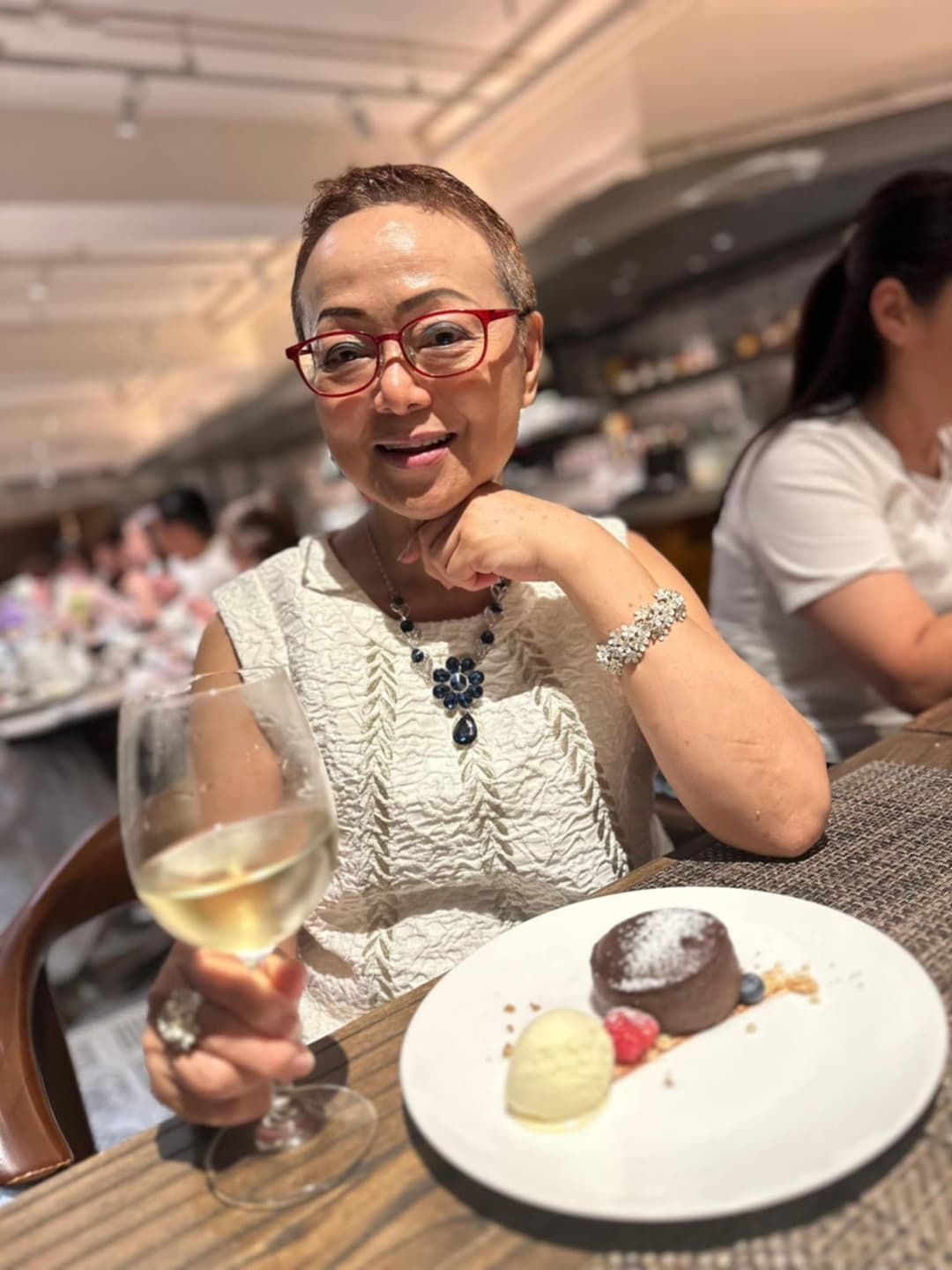 Hongkong mature horny businesswoman