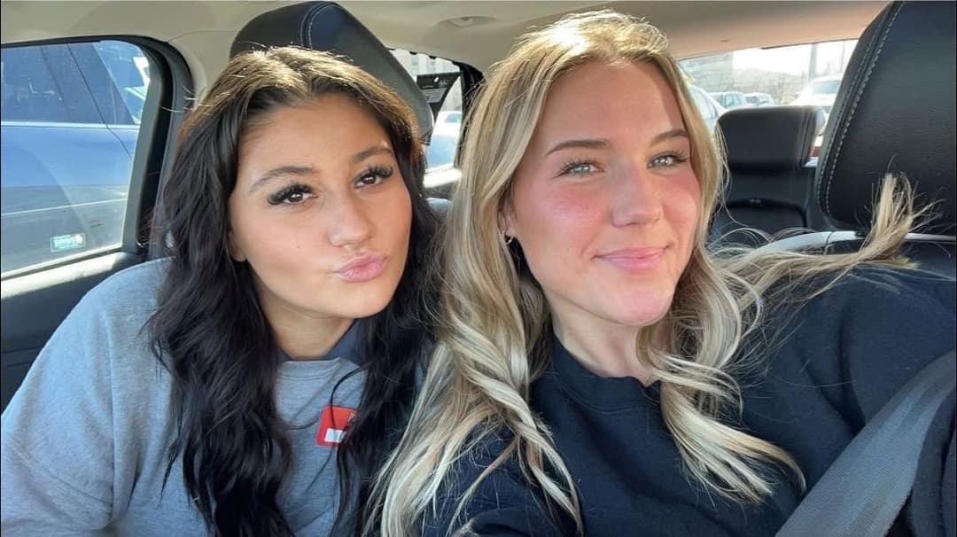 Blonde gym rat begs for cum inside of her & finally gets all of it “It’s so warm.”