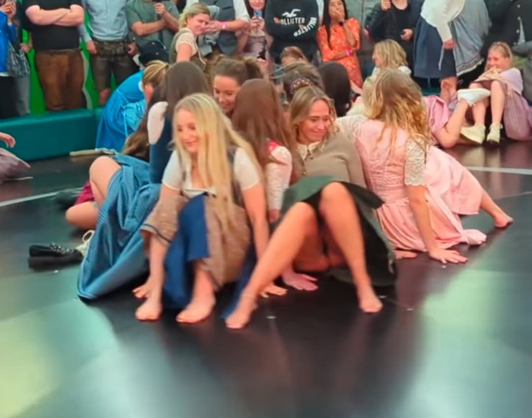 Click to view full size Devils Wheel Upskirts Pt. 2