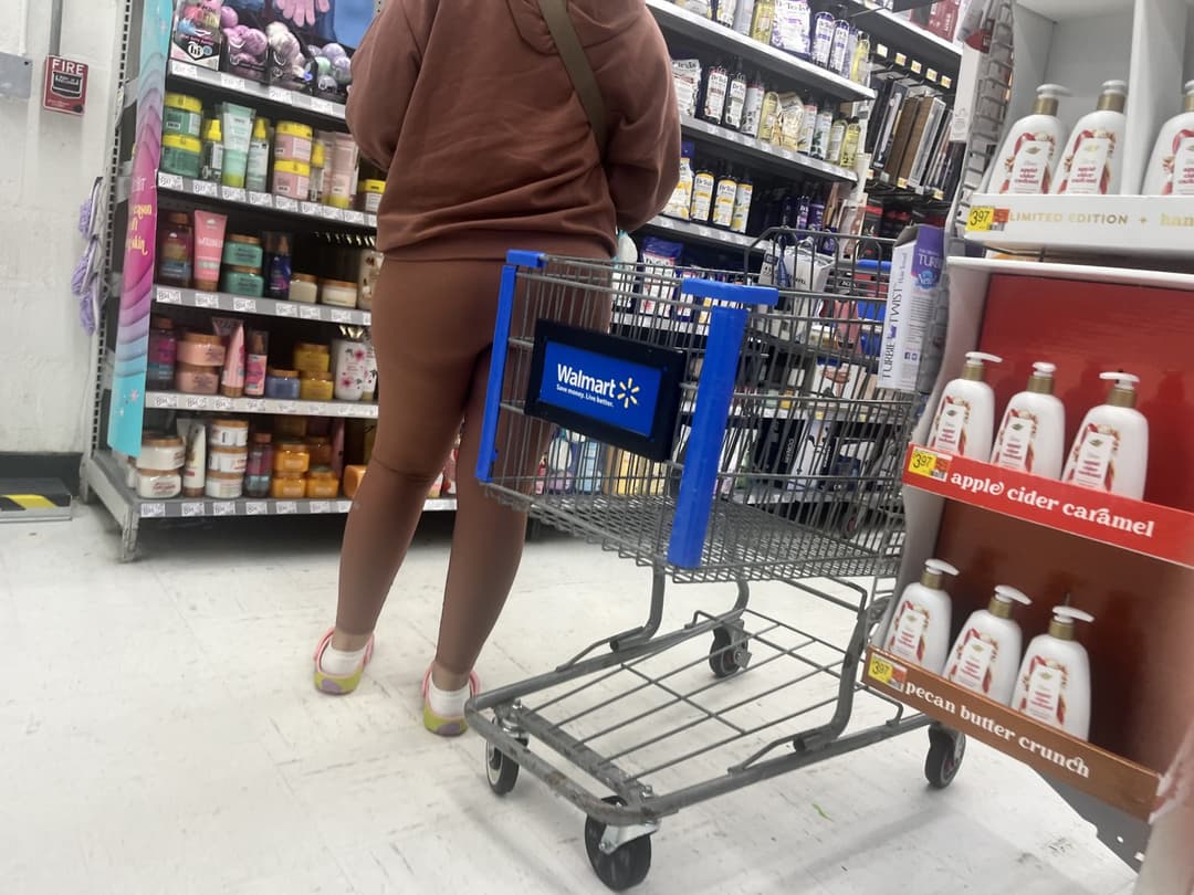 Thick Latina Milf Shopping