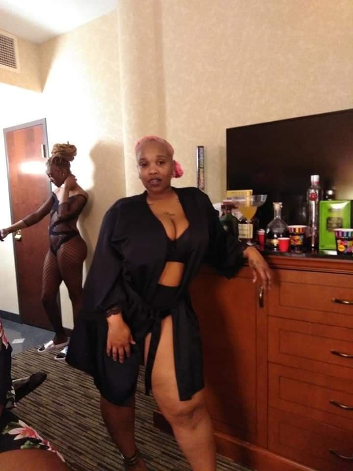 Freaky Bi Bbw Auntie (She need to start a only fans) I would not pull out 19