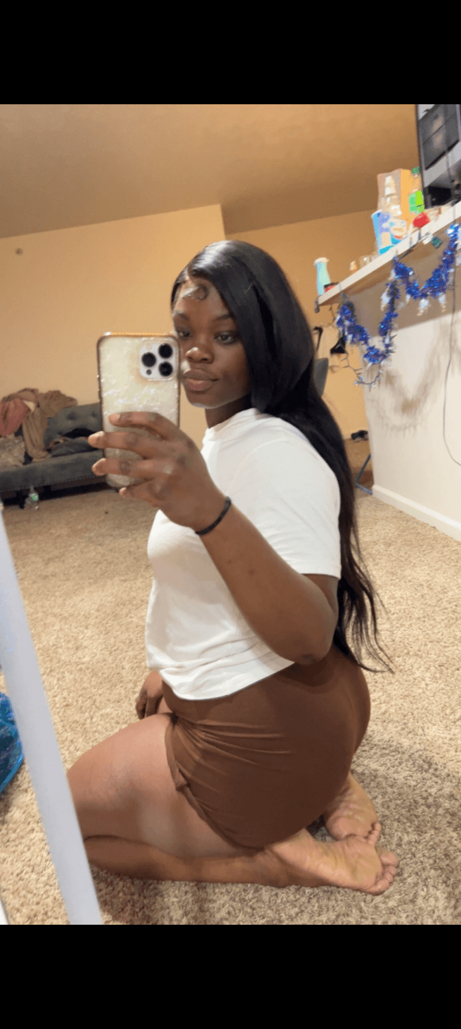 DarkSkin Thick JuicyLips Milf Hoe