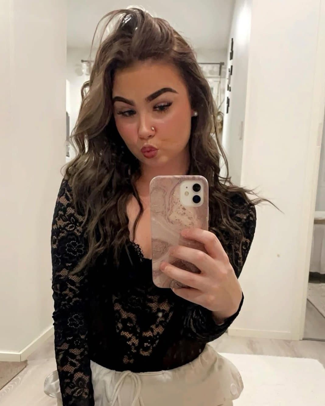 Click to view full size I found this one dude older sister go make him cry and scare on kik: honkka7